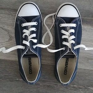 Converse Chuck Taylor All Star Lo Sneaker - Navy  Size 6